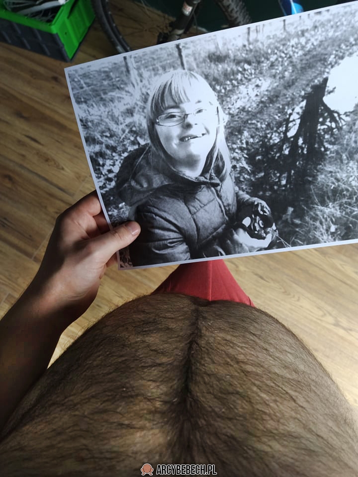 W mieszkaniu do którego się ostatnio wprowadziłem mam sąsiada